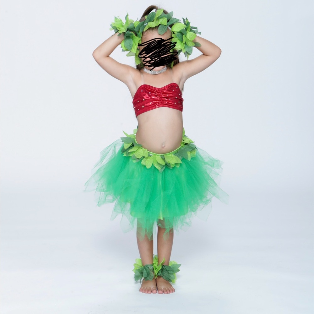 Island girl costume - worn once. Fits 3-5 year olds